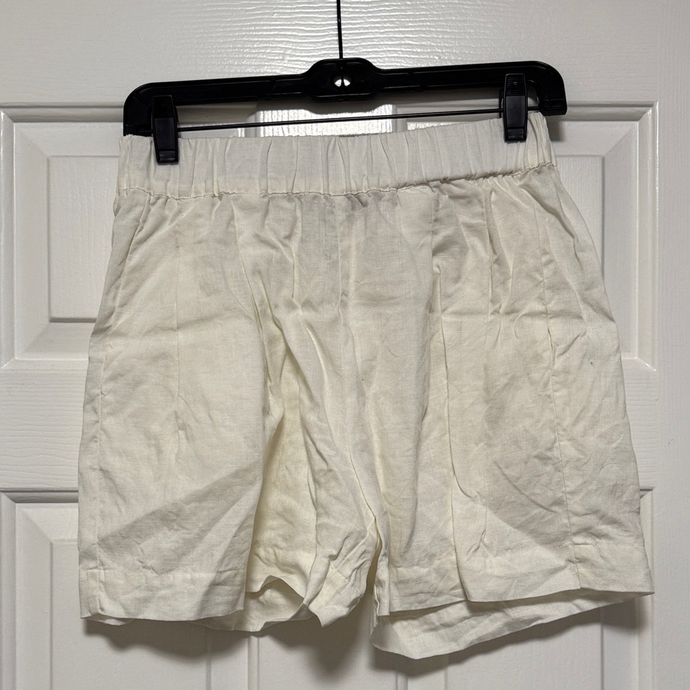 Asceno Zurich Linen Shorts in Lemon